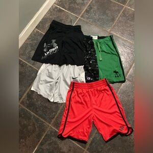 Bundle of Boys Name Brand Athletic Shorts Five Pairs Size M